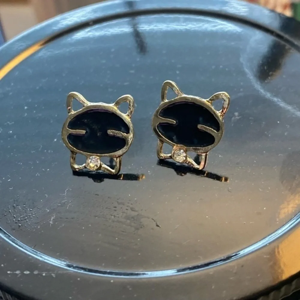 Bling kitty cat post earrings